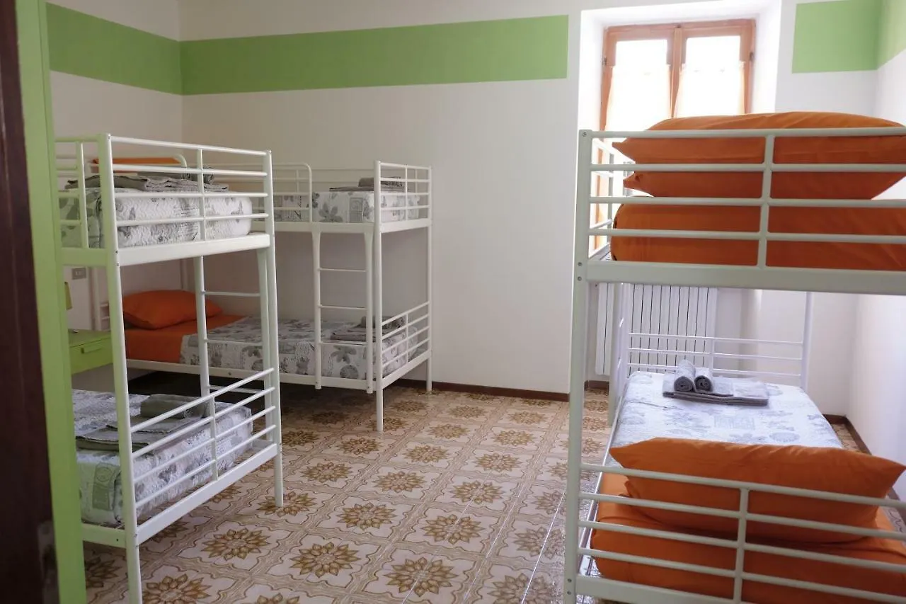 Apartment Appartamento Al Ponte Marone Italy